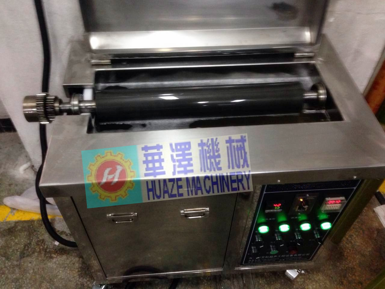 網(wǎng)紋輥超聲波清洗機(jī)